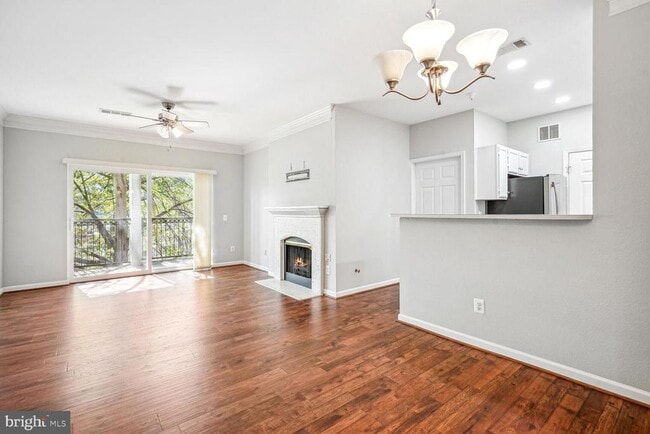 Foto del edificio - 1601 Spring Gate Dr.