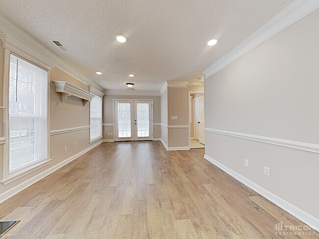 Building Photo - 2602 Devon Dr