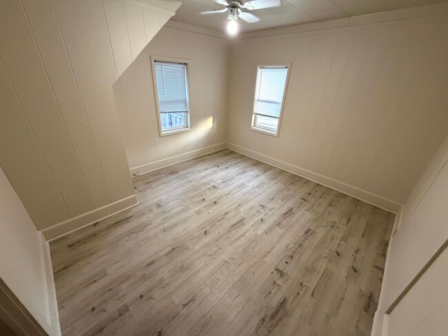 Foto del edificio - Pet Friendly 3 Bed 1 Bath Single Family Ho...