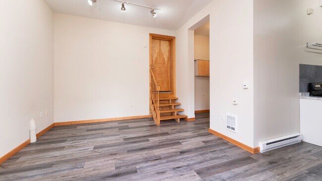 Foto del edificio - 809 Taylor Ave N