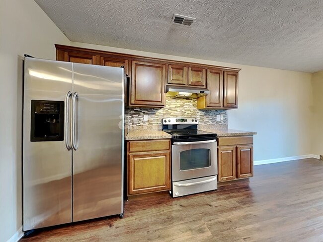 Building Photo - 355 Hennepin Dr