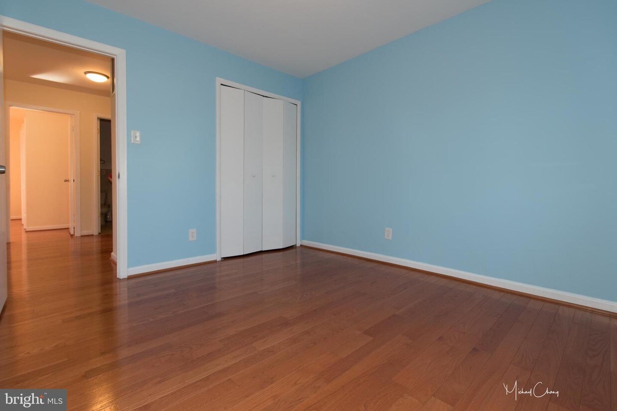 Primary Photo - 11613 Greenlane Dr