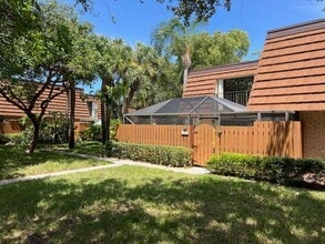 Building Photo - 2425 24th Ct