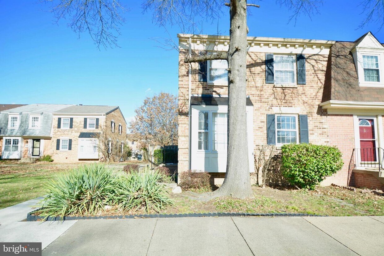 Primary Photo - 6466 Franconia Rd