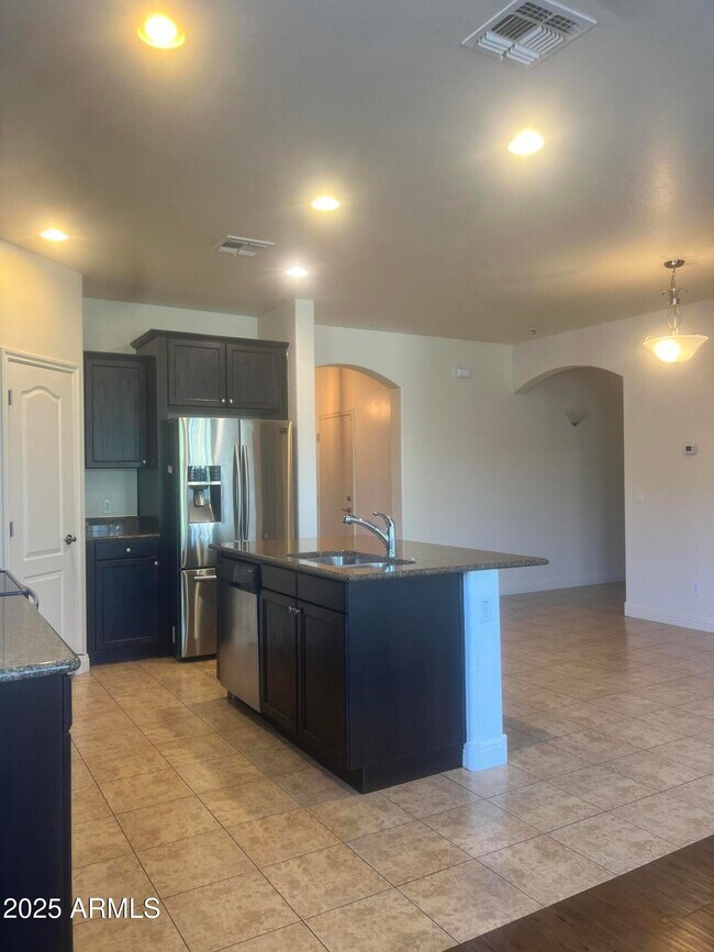 Foto del edificio - 36018 N Richardson Dr