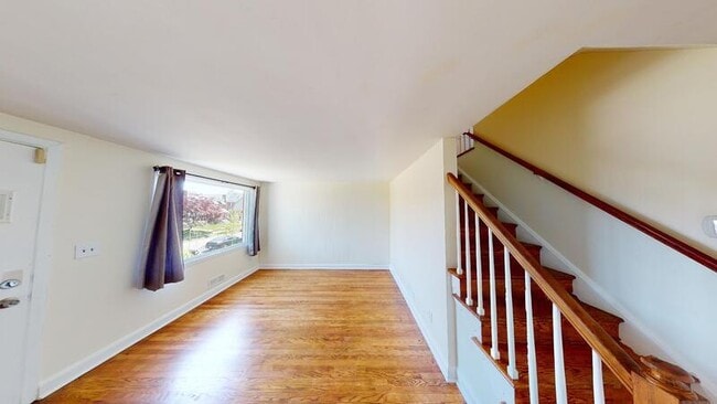 Building Photo - 4013 Balfern Ave