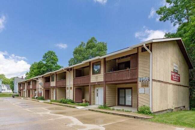 Building Photo - **HOLIDAY SPECIAL!!** - Recently Updated