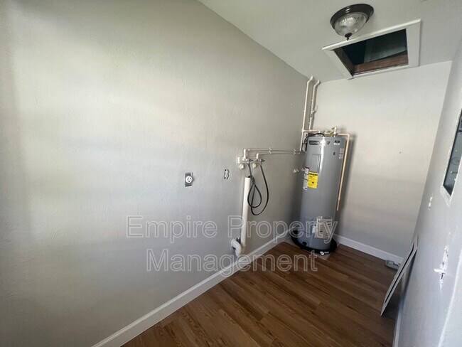 Building Photo - 328 Cape Coral Pkwy W