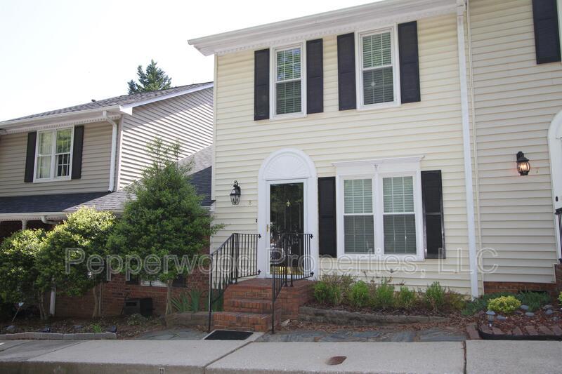 Primary Photo - 8 Somersett Dr