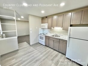 Building Photo - 607 Country Club Rd