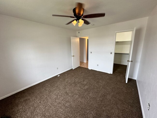 Foto del edificio - 2 bed/ 1 bath condo in Bethany