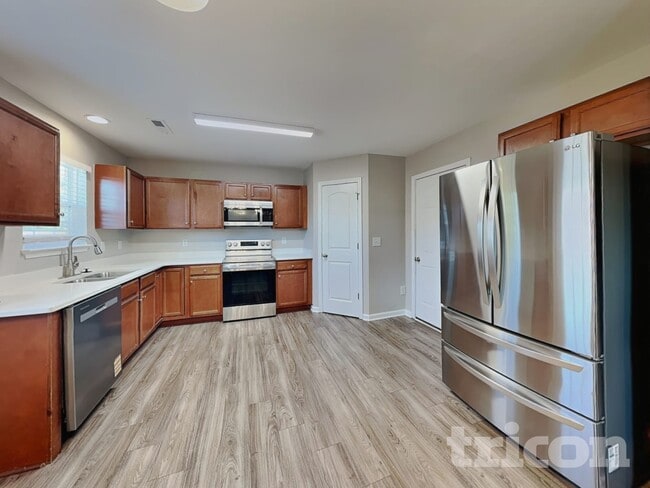 Building Photo - 6602 Maderia Ct