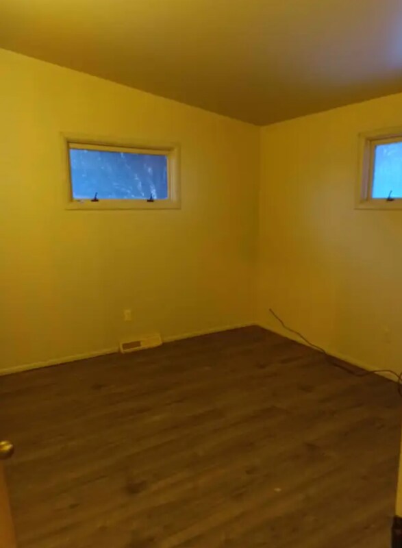 Foto del edificio - 1527 Diamond Ave NE