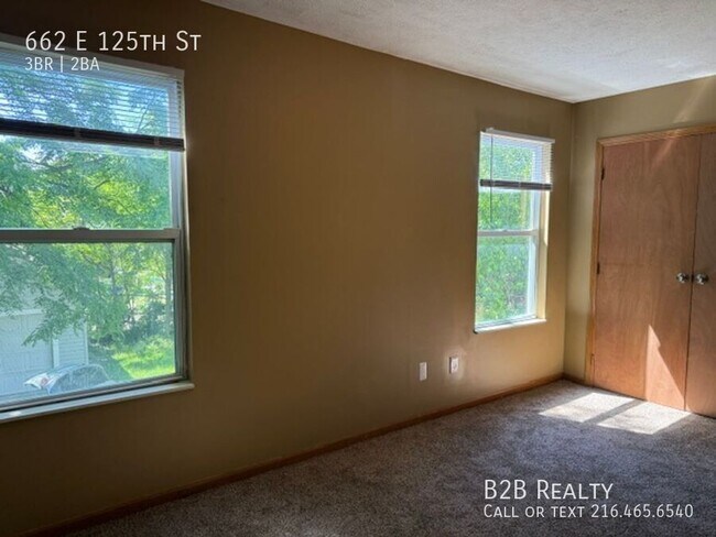 Building Photo - 662 E 125th St