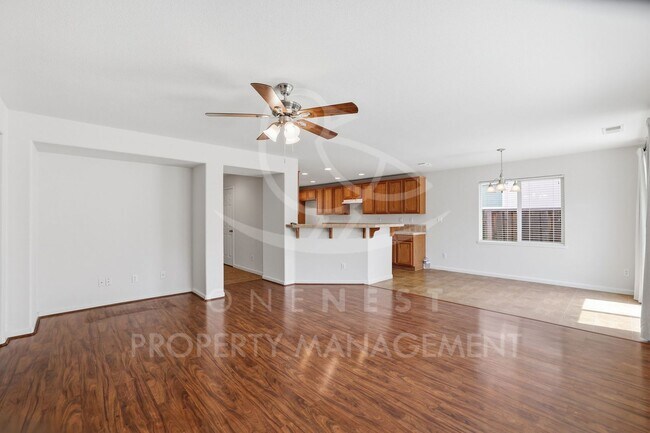 Building Photo - 3 Bedroom 2 Bathroom Plumas Lake, Move in Ready