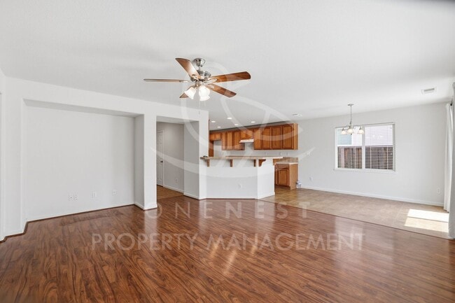Foto del edificio - 3 Bedroom 2 Bathroom Plumas Lake, Move in Ready