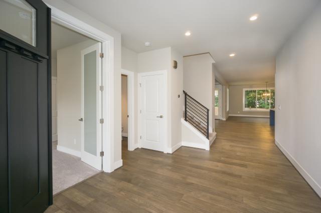 Building Photo - 4 bedroom in Kirkland WA 98033