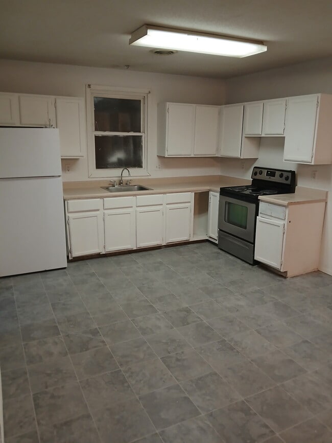 Foto del edificio - 941 W 8th St