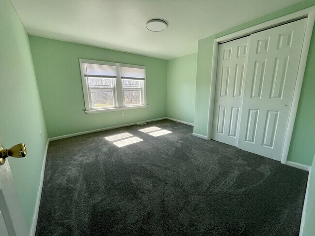 Foto del edificio - 2 bedroom 1 bath single-family home (avail...