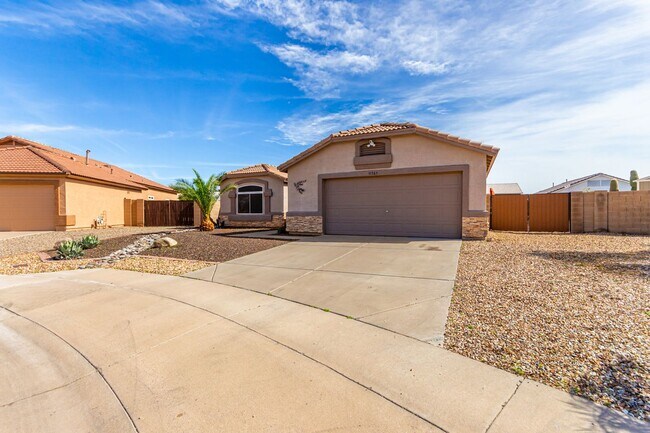 Foto del edificio - COMING SOON! Spacious 3 Bed, 2 Bath Home in Mesa