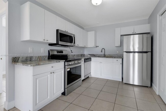 Building Photo - 2401 Xelda Ave N