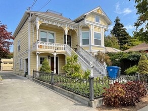 Building Photo - 1206 9th St
