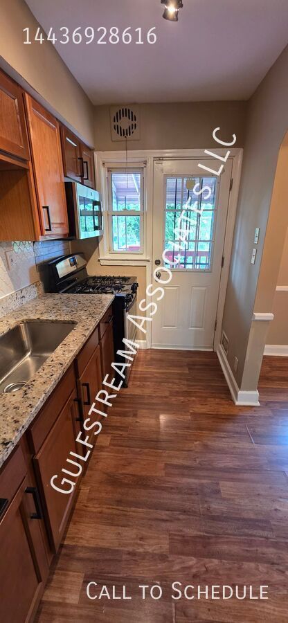 Building Photo - 2820 Edgecombe Cir S