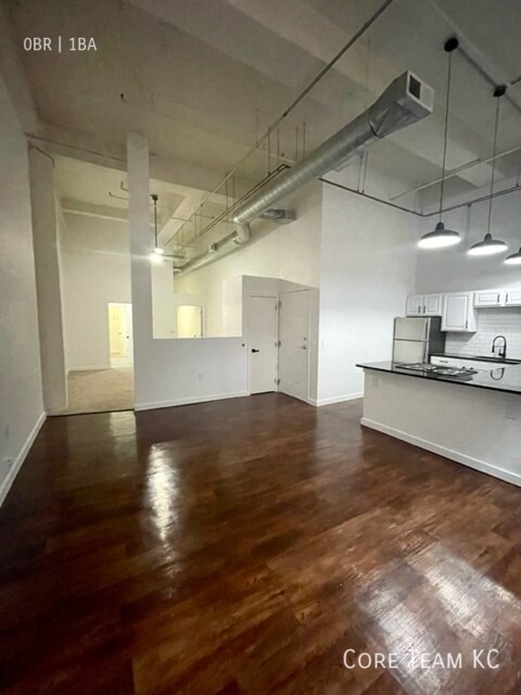 Foto del edificio - 934 Broadway Blvd