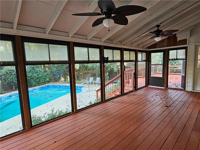 Foto del edificio - 3228 Turtle Lake Dr SE