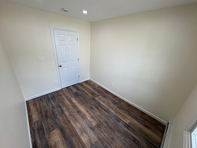 Foto del edificio - 1542 Potter Blvd
