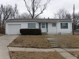 Building Photo - 2503 Hillside Ln