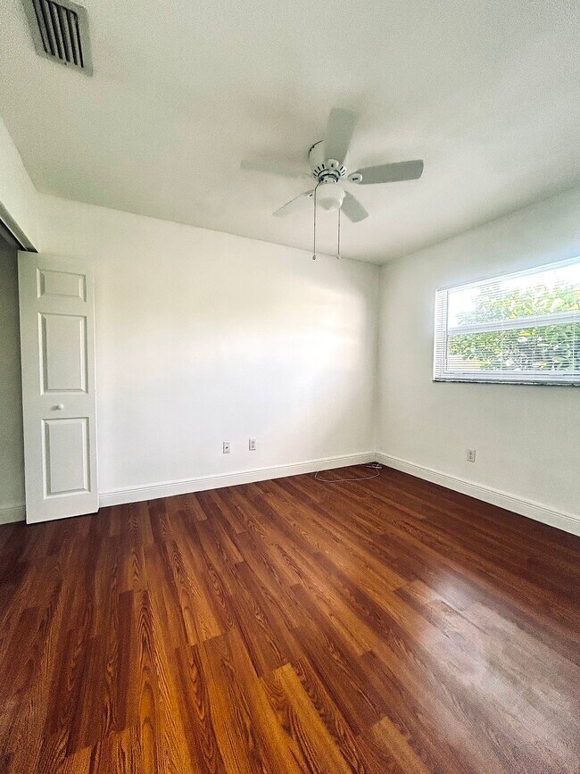 Foto del edificio - 12958 SW 49th St