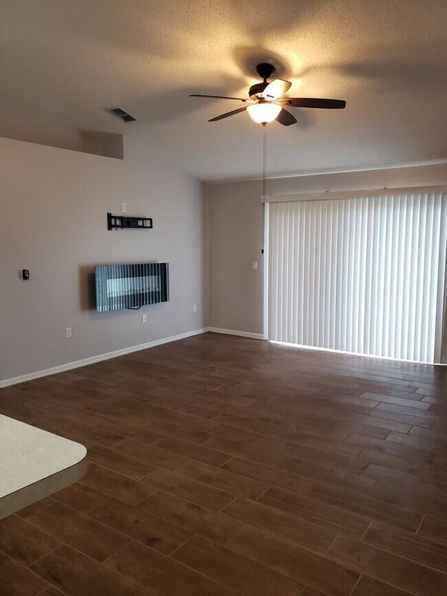 Building Photo - Single Family Home in Poinciana