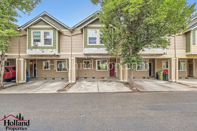 Foto del edificio - Beautiful 3 Bed / 2 Bath home in Hillsboro NEW PRICE at $1,750 plus Special $150 credit on your f...