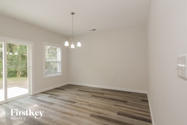 Building Photo - 5345 Pinebrook Dr