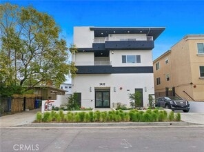 Building Photo - 5432 Hermitage Ave