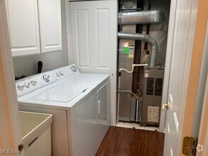 Building Photo - 2576 Woodruff Ct