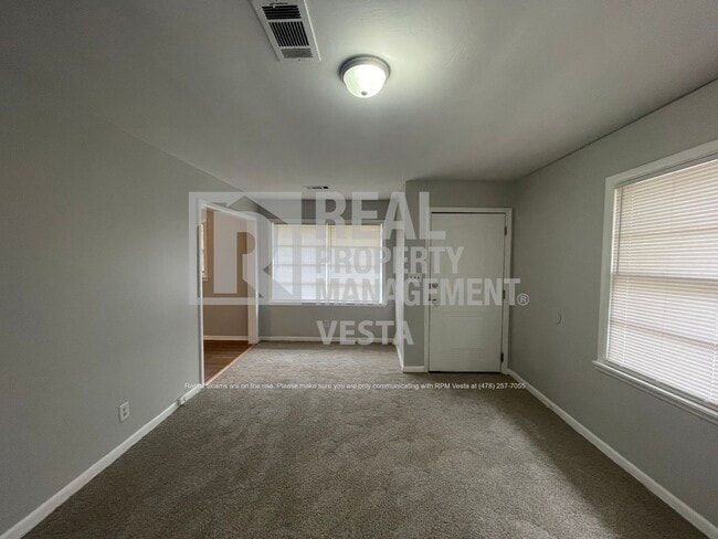 Building Photo - 4382 Summerhill Dr