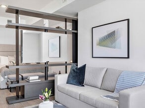 Building Photo - 398 NE 5th St