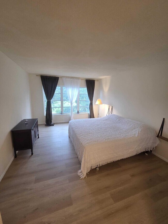 Foto del edificio - 3150 N Palm Aire Dr