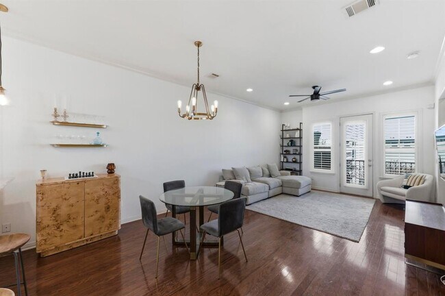 Foto del edificio - 1115 Kinney Ave