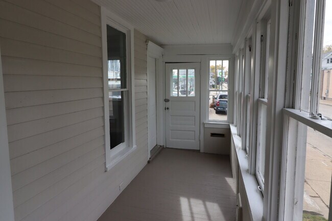 Foto del edificio - Large Updated 4 Bedroom Single Family Home