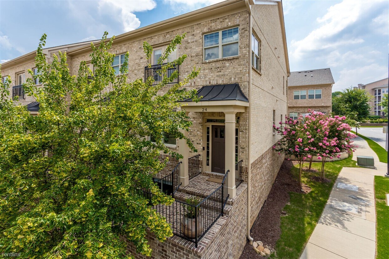 Foto principal - 3 br, 3.5 bath Townhome - 745 Fountainhead...