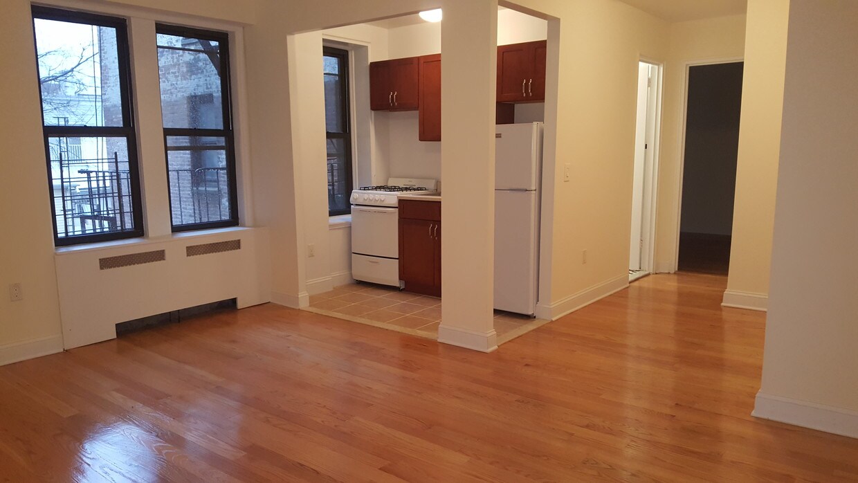 Primary Photo - 655 E 230th St