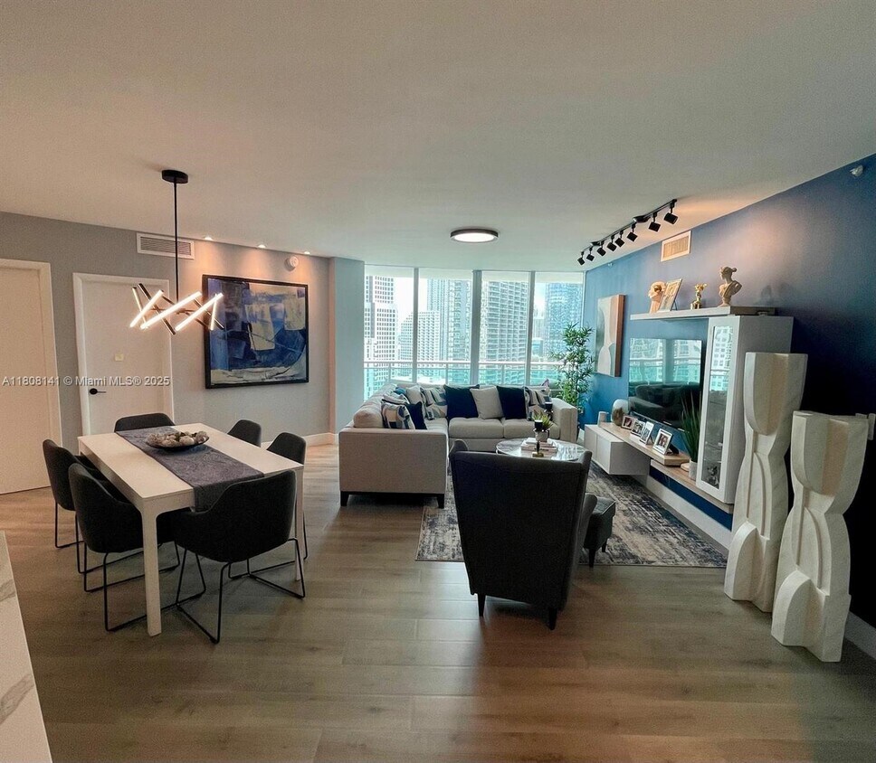 Foto principal - 350 S Miami Ave