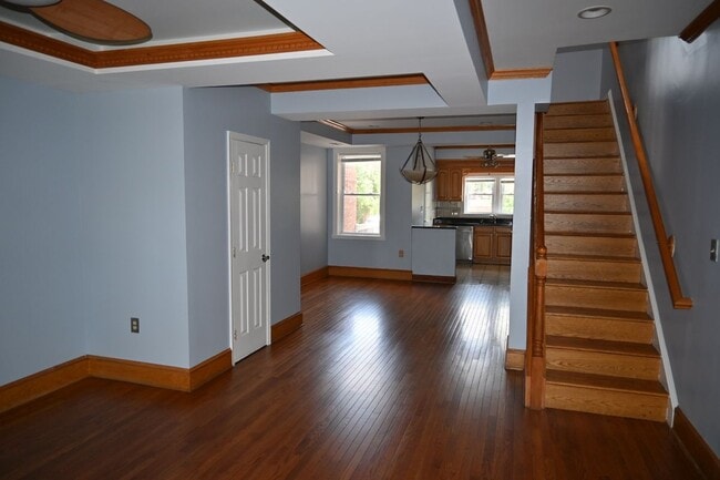 Building Photo - 128 Longfellow St NW