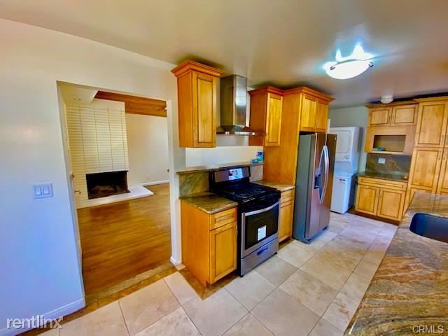 Building Photo - 3 br, 2 bath House - 550 Rosecrans Ave