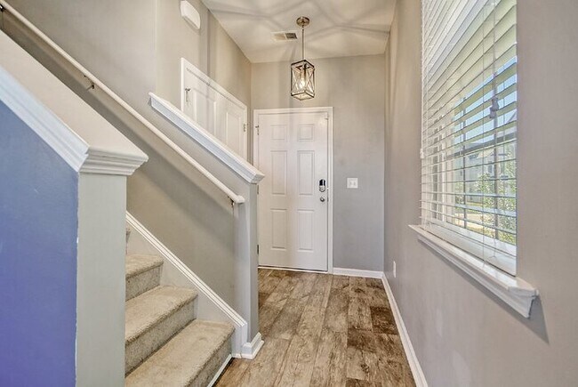 Foto del edificio - 838 Redbud Ln