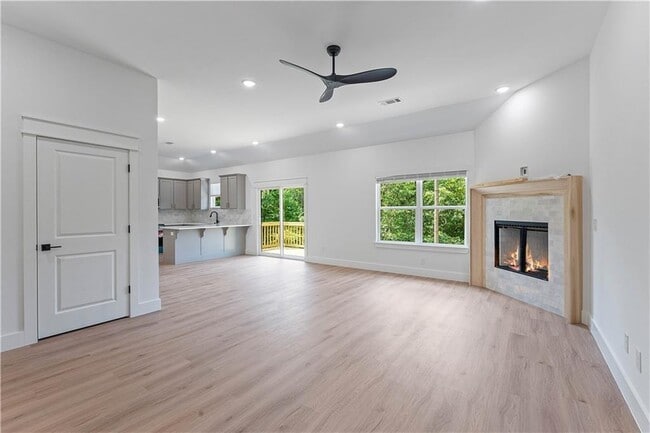 Building Photo - 17 Westmorland Dr