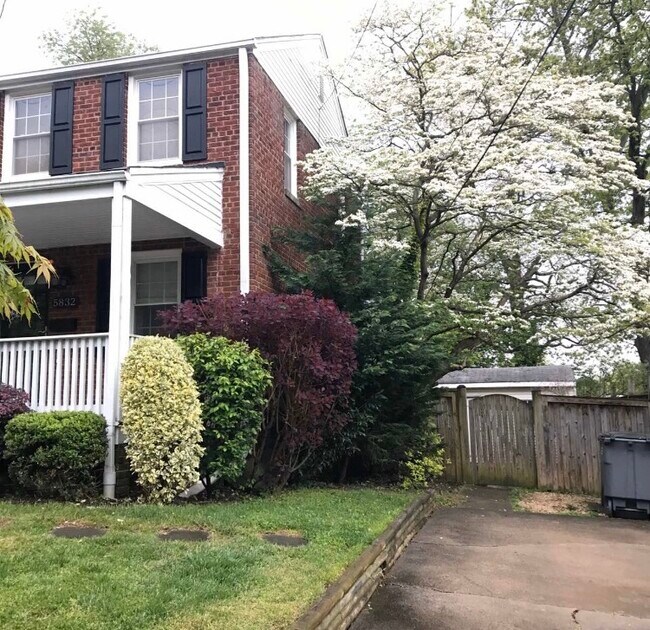 5832 Edgehill Dr, Alexandria, VA 22303 House Rental in Alexandria, VA
